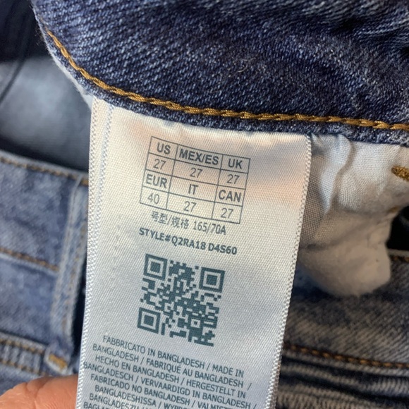 GUESS Los Angeles Distressed Wide Leg Raw Hem Jeans - Size 27 - Picture 4 of 11